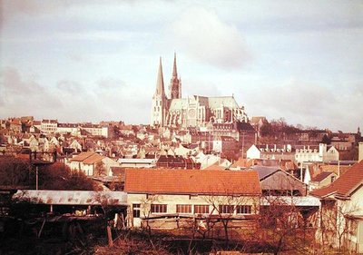 Vue panoramique de la ville avec la cathédrale - French School