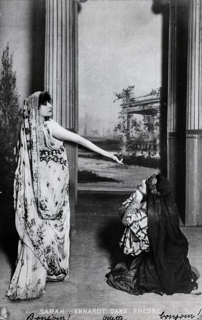 Carte postale représentant Sarah Bernhardt (1844-1923) dans Phèdre de Jean Racine (1639-99) fin XIXe siècle - French School