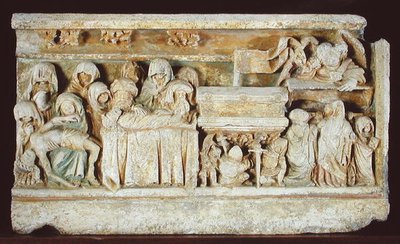 Relief représentant des scènes de la Passion du Christ : Pietà, l