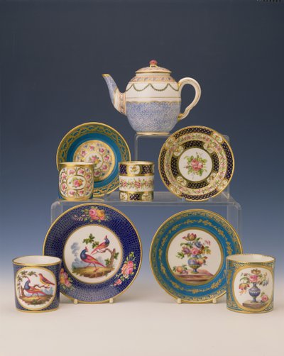 Sélection de théières, assiettes et tasses, vers 1770 - French School