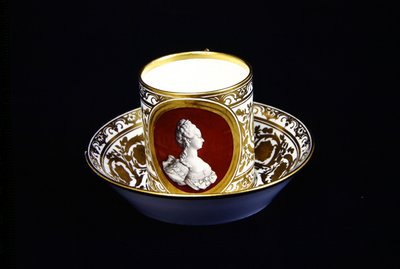 Tasse et Soucoupe de Sèvres avec une Effigie de Marie-Antoinette, c.1773-4 - French School
