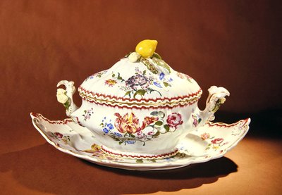 Soupière et plat de service - French School