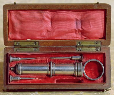 Seringue inventée par Charles-Gabriel Pravaz (1791-1853) en 1853 - French School