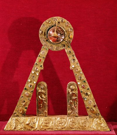 Le A de Charlemagne (742-814) (or, émail, perles et pierres précieuses) - French School