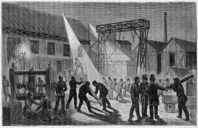 La station de « La chapelle » illuminée par la lumière électrique à la fin du 19ème siècle - Gravure dans « Sciences accessibles à tous - physique et chimie populaires » par Alexis Clerc. Fin du 19ème siècle. Collection privée. - French School
