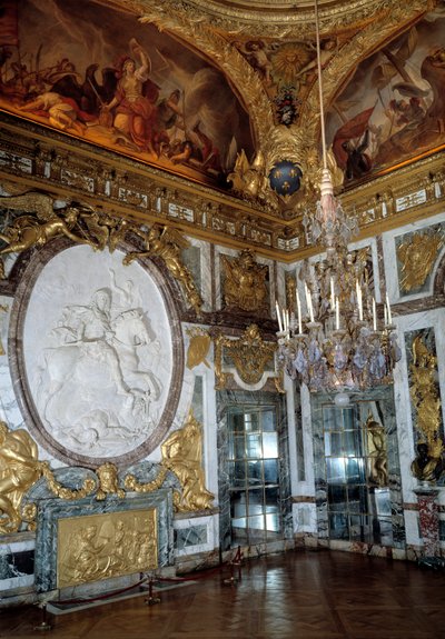 Le salon de la guerre au Palais de Versailles - French School
