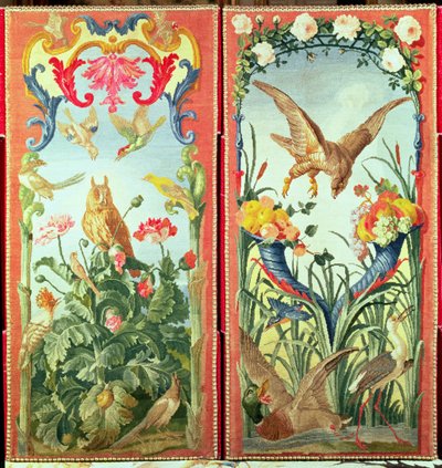 Deux panneaux de tapis transformés en paravent, représentant des oiseaux, des fleurs et des fruits, Atelier de la Savonnerie (textile) - French School