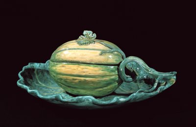 Plat de légumes en forme de citrouille, de Sceaux - French School