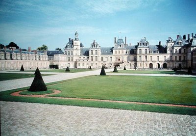 Vue de la Cour du Cheval Blanc avec l