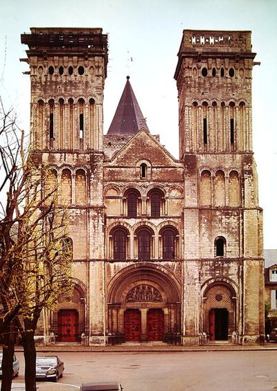 Vue de la façade ouest de La Trinité, Abbaye aux Dames - French School