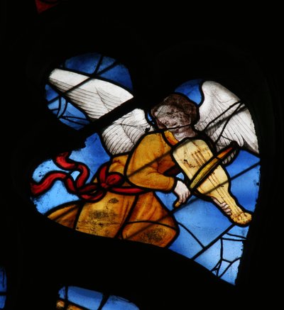 Fenêtre représentant un Ange musicien - French School