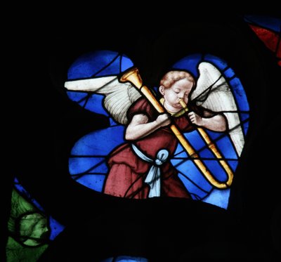 Vitrail représentant un ange musicien - French School