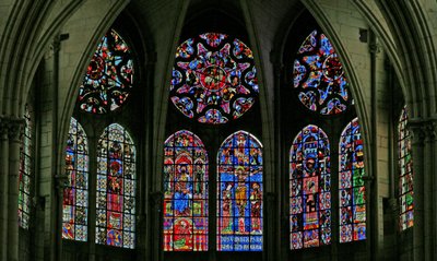 Fenêtre w100 représentant une vue des fenêtres du triforium à l