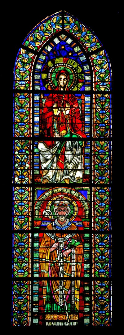 Fenêtre w109 représentant la Vierge Marie et Saint Martin - French School