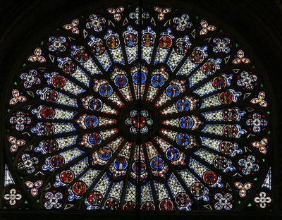 La rosace nord, représentant les Apôtres, Évangélistes, évêques, rois, martyrs, Saint Pierre et Saint Paul (rosace - intérieur) - French School
