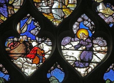 Fenêtre w12 représentant Jésus marchant sur l