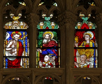Vitrail w137 représentant Sainte Marie-Madeleine, Christ et Saint Antoine - French School