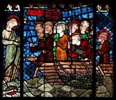 Fenêtre w14 représentant une scène de Résurrection : la pêche miraculeuse - French School