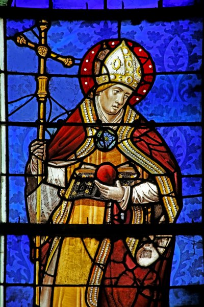 Fenêtre w18 représentant Saint Augustin tenant un cœur enflammé - French School