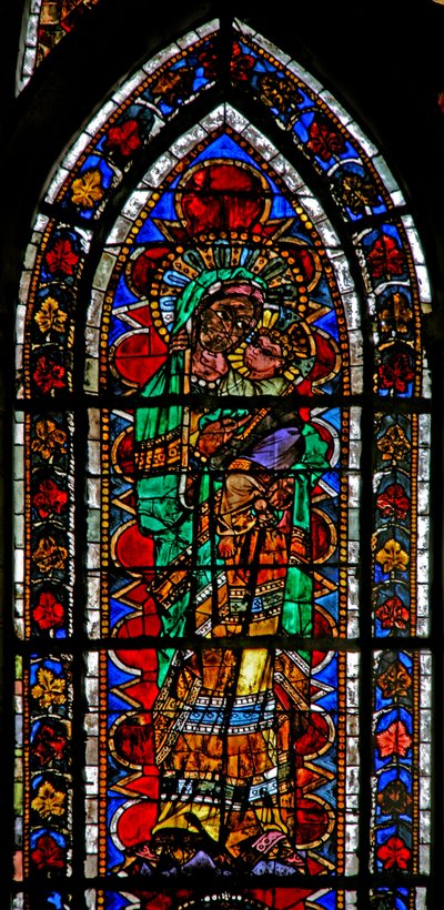 Fenêtre w202 représentant la Vierge et l
