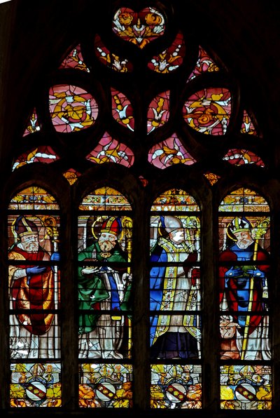 Fenêtre w203 représentant Saint Hilaire, un saint non identifié, Saint Exupéry, Saint Sernin - French School