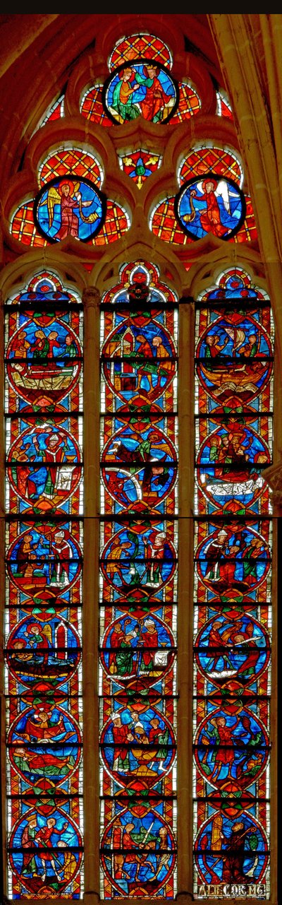 Vitrail w204 représentant des scènes de la vie de Saint Martin - French School