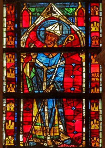 Vitrail w205 représentant un saint évêque - French School