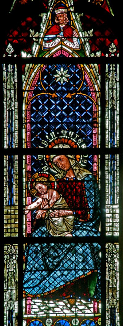 Fenêtre w214 représentant la Vierge et l