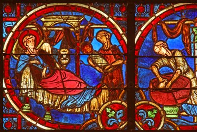 Fenêtre w2 représentant la Nativité avec des sages-femmes - French School