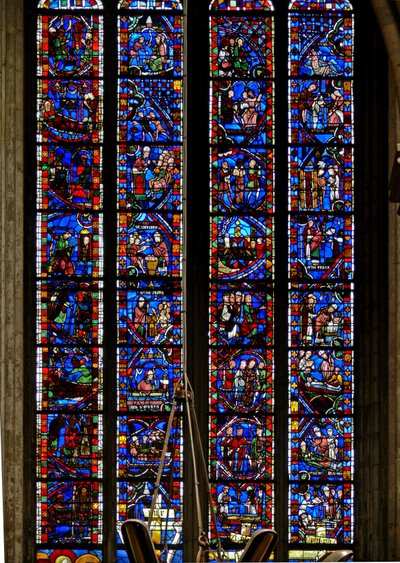 Fenêtre w51 représentant une des Belles Verrières avec des scènes de la vie de Saint Nicolas, Sainte Catherine et Saint Sever - French School