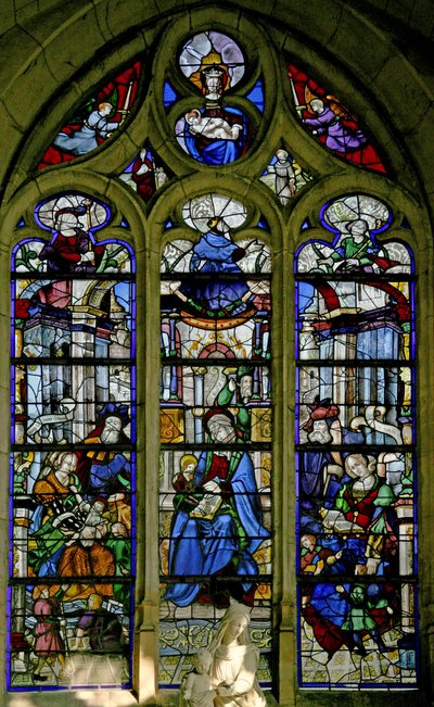 Fenêtre w6 représentant Sainte Anne enseignant la lecture à la Vierge ; Marie Jacobe et Marie Salomé et leurs familles ; David, Asa, Josias au-dessus - French School