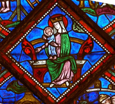 Fenêtre w6 représentant la Vierge et l