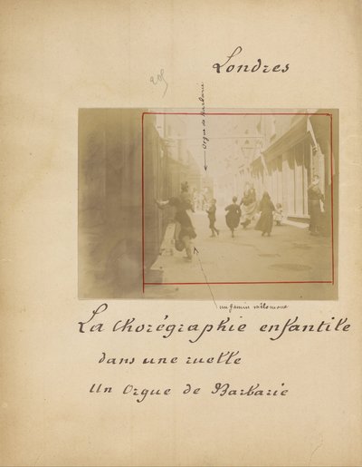 Londres. La Chorégraphe Enfantile Dans Une Ruelle Un Orgue Barbarie - French Unknown maker