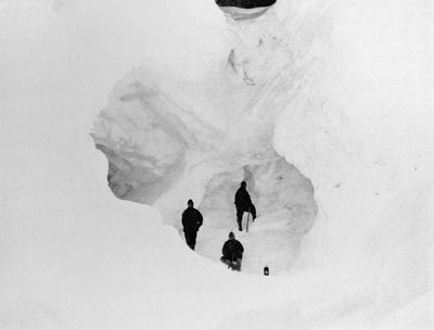 Grotte de glace, vers 1911-1913 - G. Murray Levick