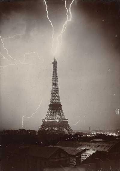La Tour Eiffel frappée par la foudre, 1902 - Gabriel Loppe