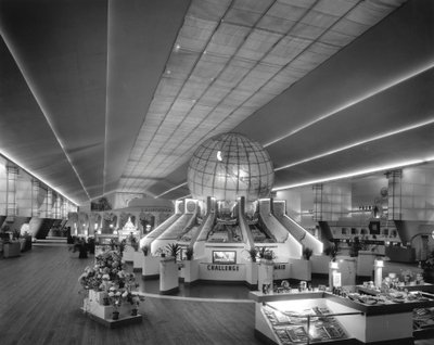 Globe illuminé de Cel-O-Glass dans le Hall of Agriculture à la Foire mondiale de New York, 1939 - Gabriel Moulin