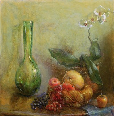 Orchidée avec panier de fruits et vase vert - Gail Schulman