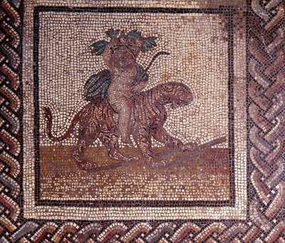 Art gallo-romain : pavement en mosaïque représentant un calendrier rustique. Allégorie de l