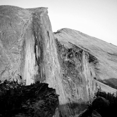 Imposantes falaises de granit - Gemma Bardot