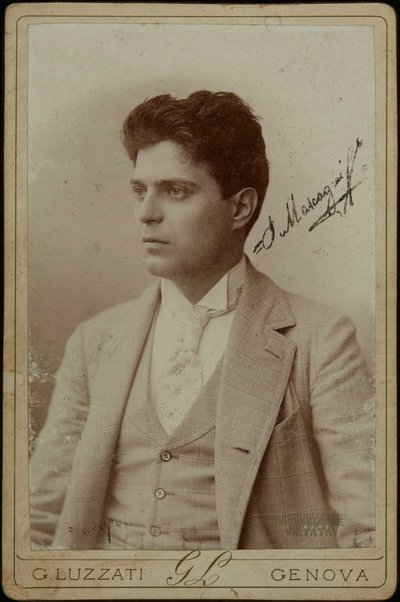 Portrait du compositeur Pietro Mascagni 1863-1945, vers 1890. - Genova . Photo studio Luzzati
