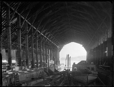 Chantier naval de Devonport, South Yard, Slip couvert n° 1, Devonport, Plymouth, 1942 - George Bernard Mason