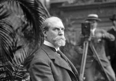 Charles E. Hughes devant la caméra, vers 1915-20 - George Grantham Bain