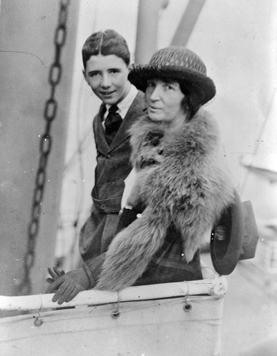 Margaret Sanger et son fils aîné Stuart au Japon, 1922 - George Grantham Bain