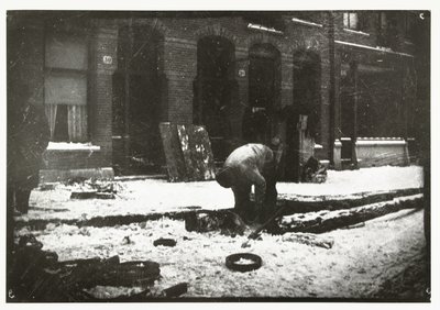 Ouvrier du bâtiment travaillant dans la neige à Amsterdam - George Hendrik Breitner