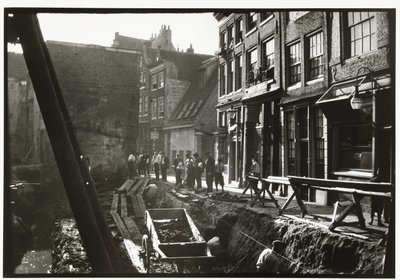Ouvriers dans et sur un chantier de construction à la Nieuwendijk à Amsterdam - George Hendrik Breitner