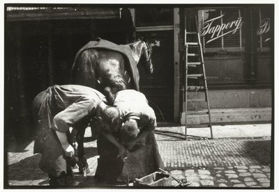 Maréchal-ferrant travaillant avec un cheval - George Hendrik Breitner