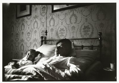 Marie Breitner et une fille se réveillant dans un lit - George Hendrik Breitner