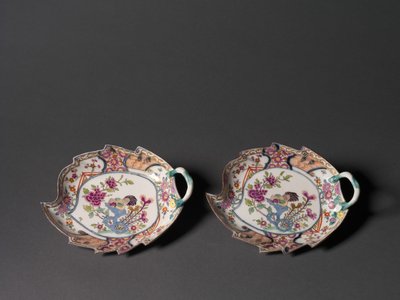 Plat feuille, fabriqué par la Manufacture de Porcelaine de Meissen - German School
