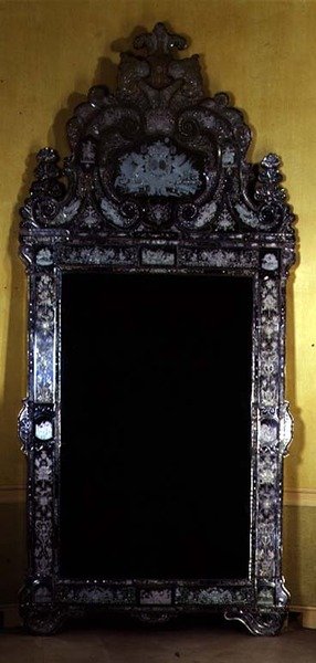 Miroir, avec armoiries de la Maison de Nassau, gravé par Carl Sang - German School