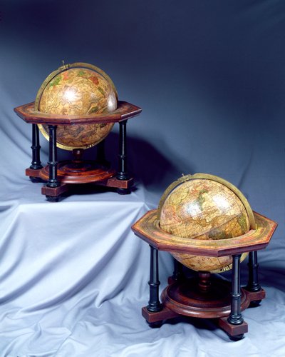 Paire de globes de table, fabriqués par Isaac Habrecht (1589-1633) Strasbourg, 1625, deuxième édition par Johann Christoph Weigel, Nuremberg, 1675 - German School